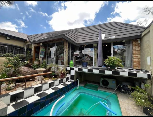 4 BEDROOM HOUSE FOR SALE IN KENSINGTON